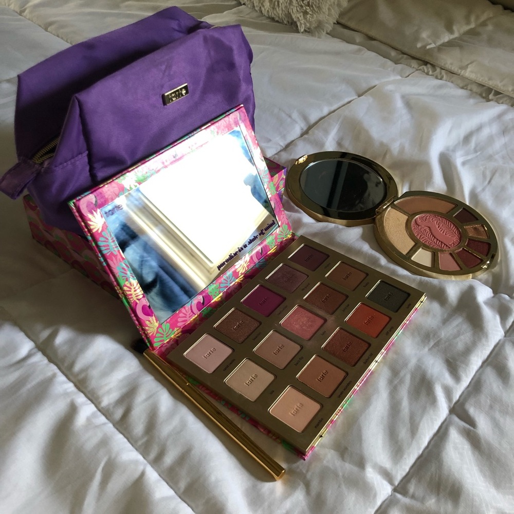 Tarte Eyeshadow & Contour Set w/ cases & brush